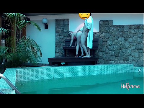 ❤️ Chefe convida criada para a piscina, mas não conseguiu resistir a um Porno fodido em pt.com-full-porner.ru