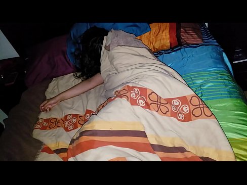❤️ Stepson berating a sua jovem madrasta enquanto ela dorme. Porno fodido em pt.com-full-porner.ru